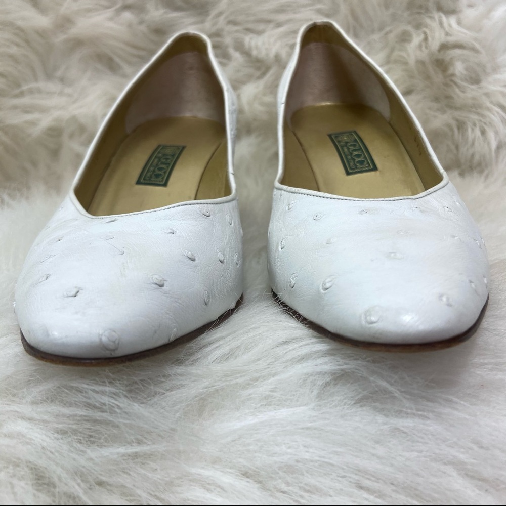Gucci White Pointed Toe Leather Pumps with Gold Heel Accent - Picture 6 of 12